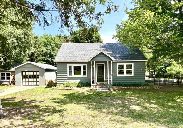 Homes for sale in Marquette, MI | 1310 Granite Ave, Marquette, MI 49855 | MLS# 50213915