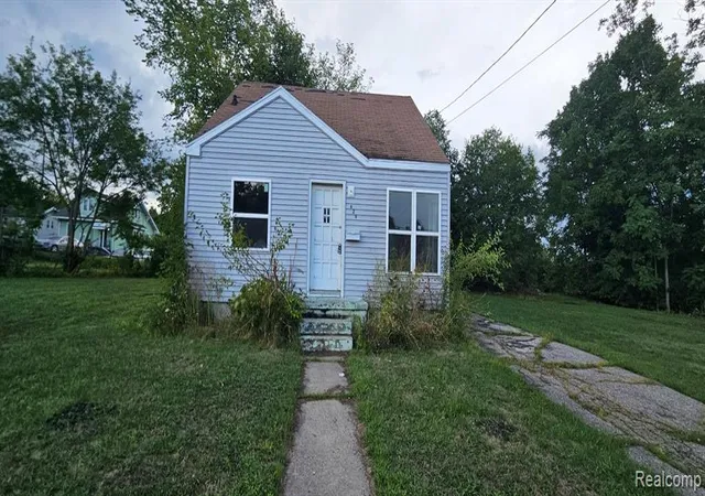 Single family home for sale at 629 Spencer St, Flint, MI 48505 4285 | MLS# 61025782