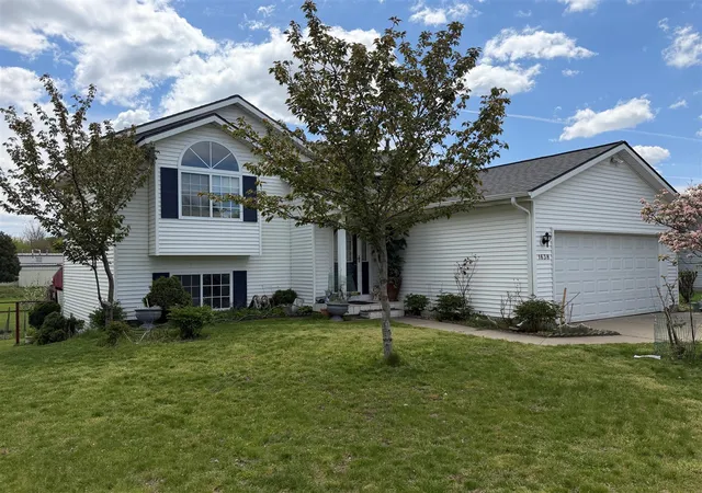 1st image of 1638 Steff Ct, Wyoming, MI 49519 | MLS# 70530944