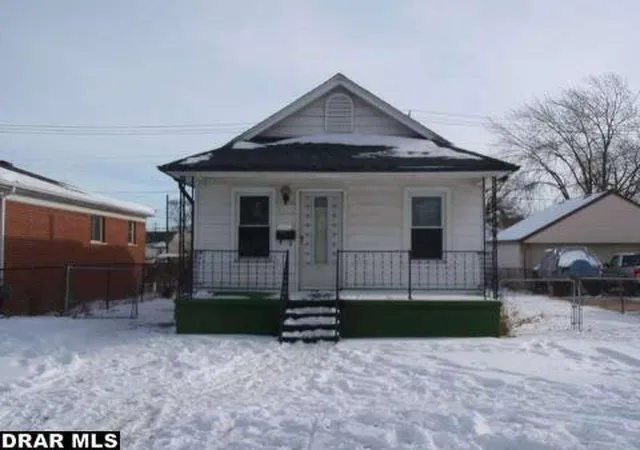 Single Family Residence at 3363 16Th St, Wyandotte, MI 48192 | MLS# 1018485 | | Sold on 2011-04-28