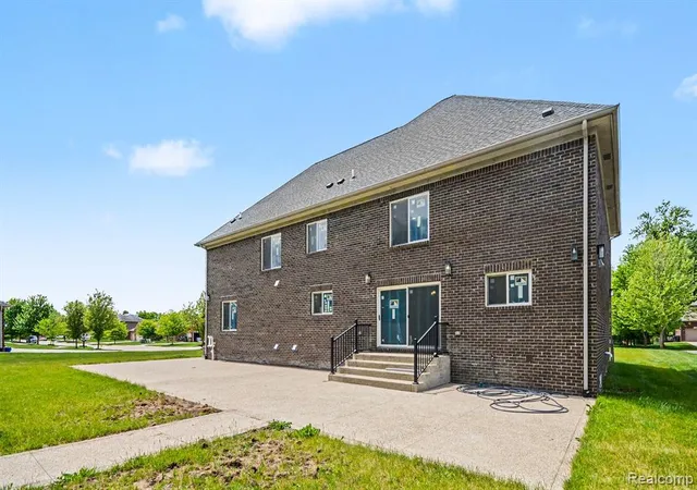 31st image of 56350 Willow Creek Blvd, Utica, MI 48316 1172 | MLS# 60995421