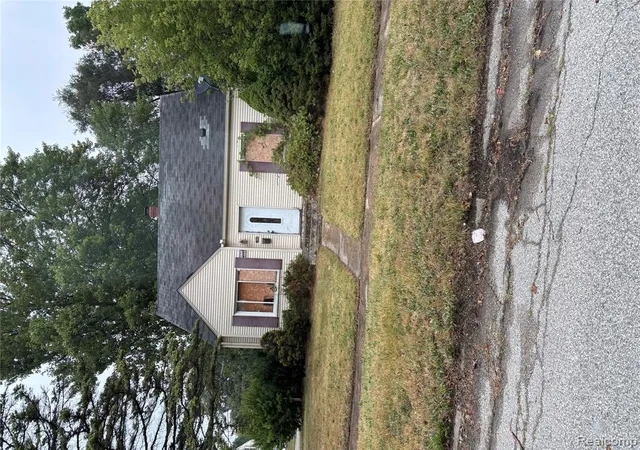 1st image of 650 Campbell St, Flint, MI 48507 2421 | MLS# 61024419
