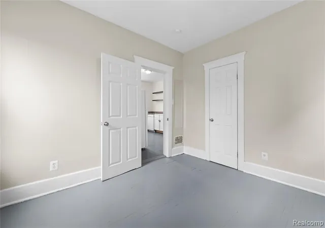 Listing Photo 2 - Condo for sale in building located at 591 Hague St, Detroit, MI 48202 2124 - Unit #