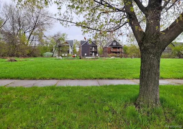 2nd image of 2158 Field St, Detroit, MI 48214 2339 | MLS# 60967873