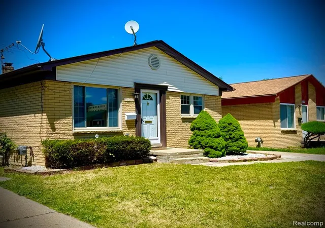 Homes for sale in Madison Heights, MI | 27087 Alden St, Madison Heights, MI 48071 | MLS# 61002955