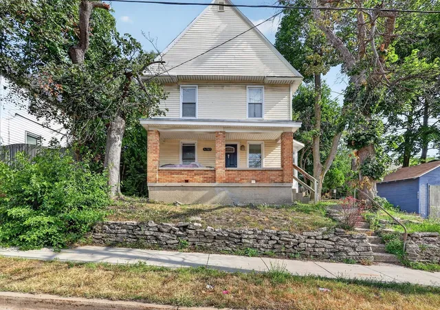Photo 2 of Multi family home for sale at 909 Hall St, Grand Rapids, MI 49507 | MLS# 70548397 | Listing updated on 2026-10-02