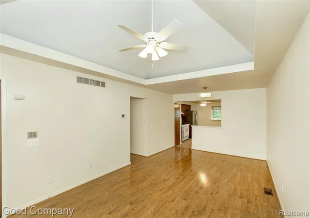 2nd image of 29684 Olympia Ct, Farmington Hills, MI 48336 1340 | MLS# 61024171
