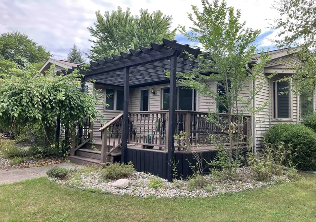 Photo 2 of Single family home for sale at 1000 N Silverleaf St, Gladwin, MI 48624 | MLS# 50220245 | Listing updated on 2026-09-10