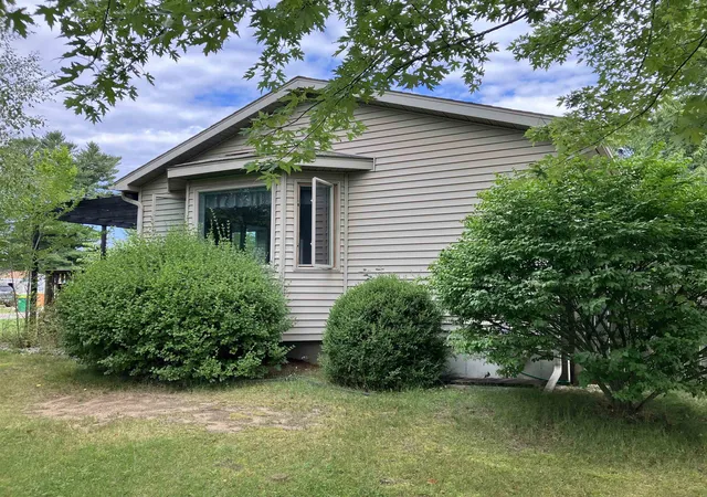 Photo 3 of Single family home for sale at 1000 N Silverleaf St, Gladwin, MI 48624 | MLS# 50220245 | Listing updated on 2026-09-10
