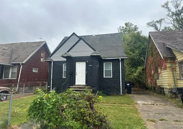 2nd image of 14284 Cruse St, Detroit, MI 48227 | MLS# 60939768