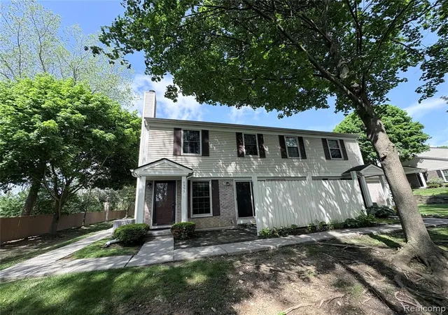 Photo 1 of Sale Pending at 7595 Woodview Dr, Waterford, MI 48327 | MLS# 60995901 | Listing updated on 2026-07-07