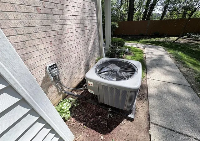 Photo 25 of Sale Pending at 7595 Woodview Dr, Waterford, MI 48327 | MLS# 60995901 | Listing updated on 2026-07-07