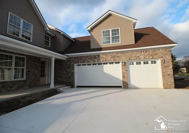 Photo 2 of Single family home for sale at 8082 Hunters Ridge Dr, Newport, MI 48166 | MLS# 50109357 | Listing updated on 2026-07-31