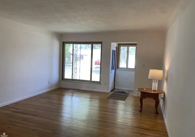 Photo 3 of Single family home for sale at 5240 Gerald St St, Warren, MI 48092 | MLS# 50219436 | Listing updated on 2026-09-09