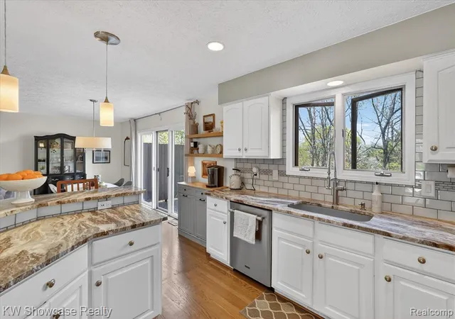 Homes for sale in Clarkston, MI | 6626 Ridgeview Dr, Clarkston, MI 48346 | MLS# 60987236