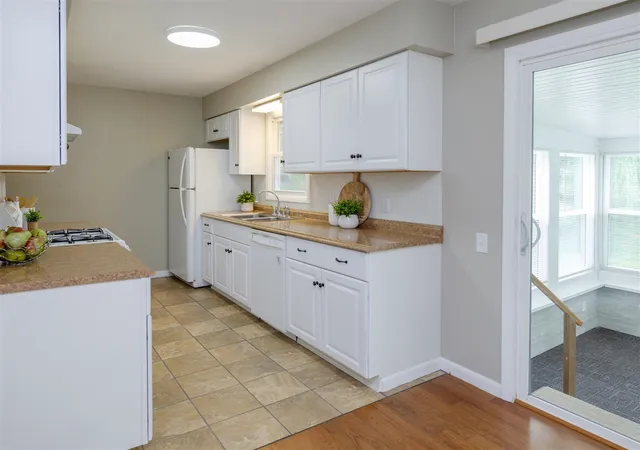Photo 4 of Sale Pending at 22977 Grandeur Ave, Mattawan, MI 49071 | MLS# 70546992 | Listing updated on 2026-08-12