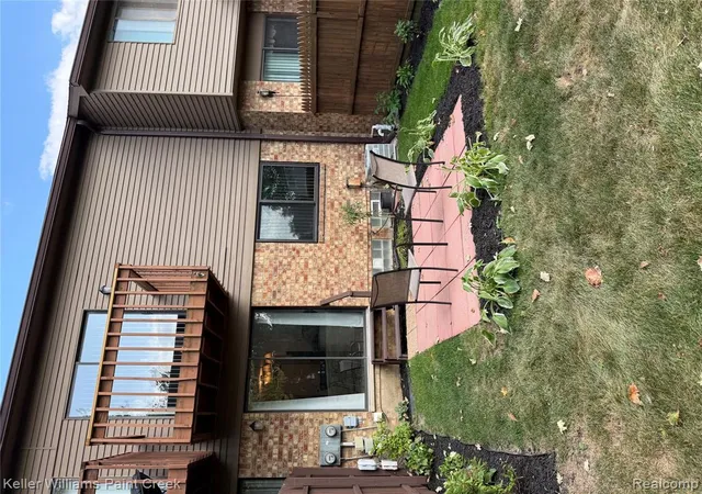 2nd image of 37275 Glenbrook Dr, Clinton Township, MI 48036 2409