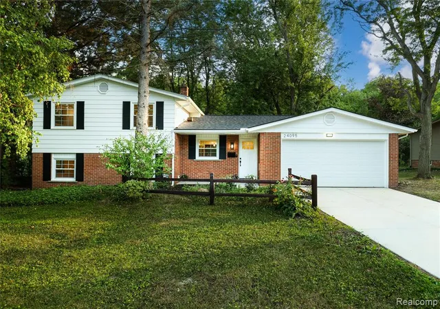 1st image of 24095 Farmington Rd, Farmington, MI 48336 2327 | MLS# 61023560