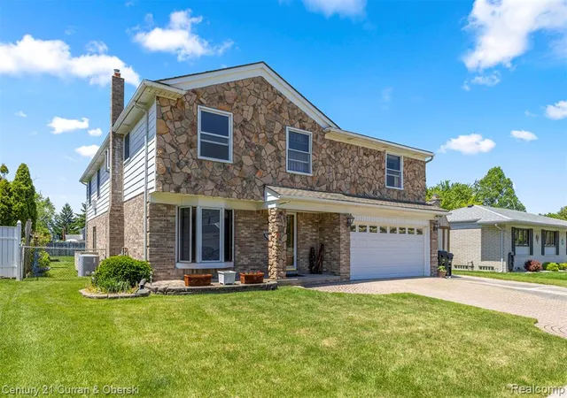 Homes for sale in Woodhaven, MI | 23312 E Fairway Dr, Woodhaven, MI 48183 | MLS# 61002613