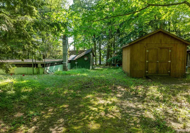 Photo 1 of Single family home for sale at N8690 Reindeer Run, Munising, MI 49862 | MLS# 50215740 | Listing updated on 2026-07-22