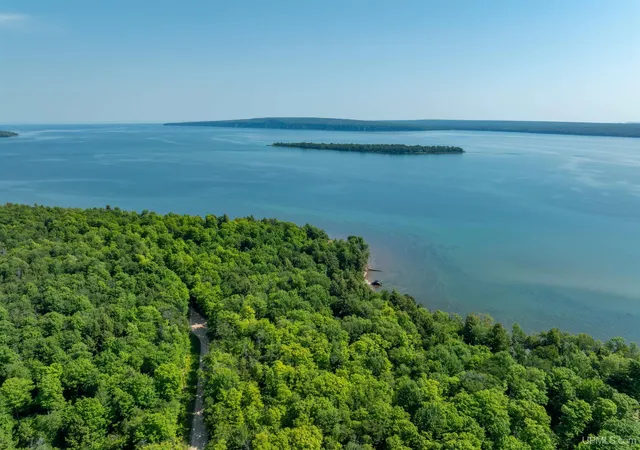 Photo 4 of Single family home for sale at N8690 Reindeer Run, Munising, MI 49862 | MLS# 50215740 | Listing updated on 2026-07-22