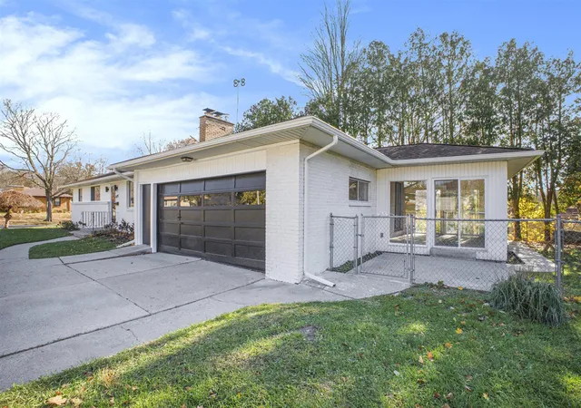 2nd image of 1524 Sweet St, Grand Rapids, MI 49505 | MLS# 70504996