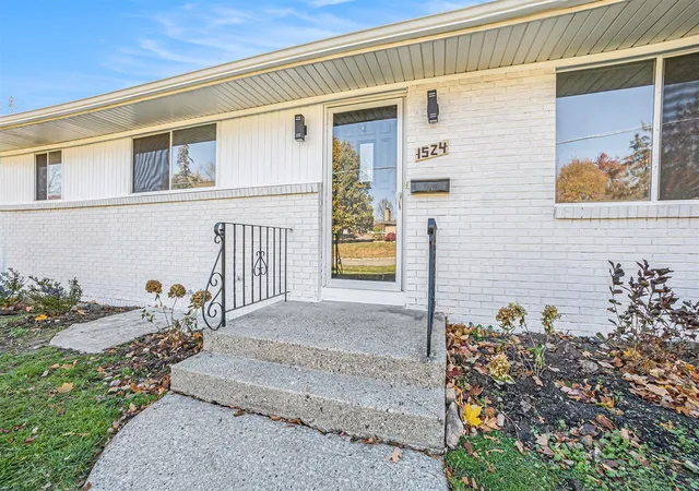 3rd image of 1524 Sweet St, Grand Rapids, MI 49505 | MLS# 70504996