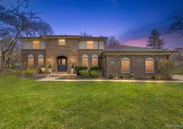 1st image of 1732 Kilburn Rd, Rochester Hills, MI 48306 | MLS# 60983326