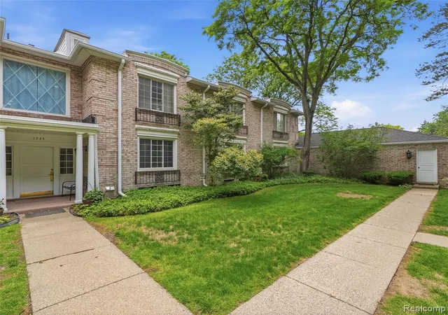 Homes for sale in Bloomfield Hills, MI | 1735 Tiverton Rd #10, Bloomfield Hills, MI 48304 | MLS# 61000661