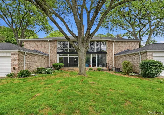 Homes for sale in Bloomfield Hills, MI | 1735 Tiverton Rd #10, Bloomfield Hills, MI 48304 | MLS# 61000661