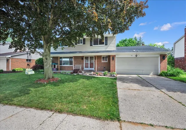 Photo 1 of Sale Pending at 16625 Monticello Dr, Clinton Township, MI 48038 | MLS# 61001429 | Listing updated on 2026-08-21