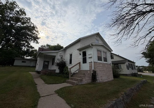 Photo 1 of Single family home for sale at 704 Section St, Norway, MI 49870 | MLS# 50216883 | Listing updated on 2026-08-10