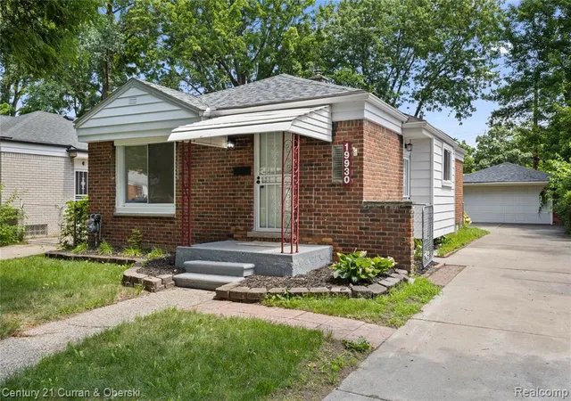 2nd image of 19930 Westbrook St, Detroit, MI 48219 1349 | MLS# 61010436