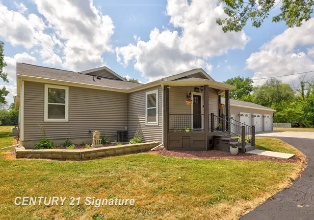 3rd image of 4098 Crosby Rd, Flint, MI 48506 | MLS# 50185070