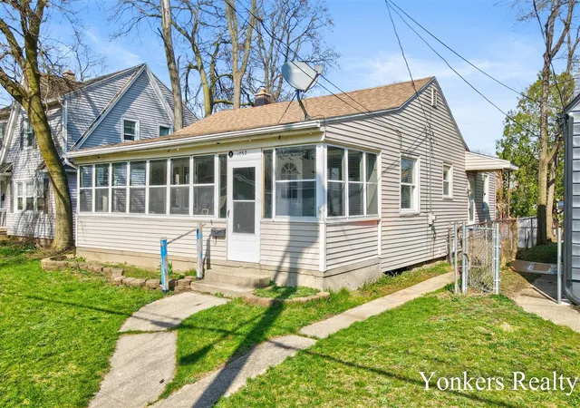 2nd image of 1732 Silver Ave, Grand Rapids, MI 49507 | MLS# 70525836