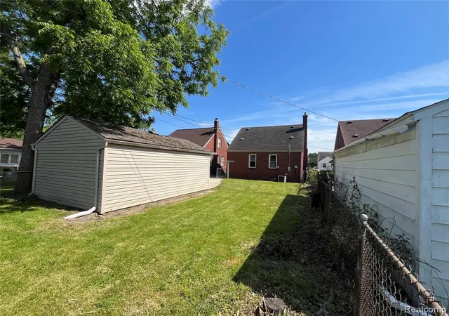 11th image of 1410 Mayflower Ave, Lincoln Park, MI 48146 | MLS# 61002254