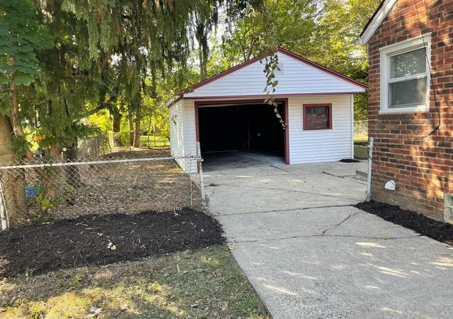 Photo 2 of Single family home for sale at 9221 Grandville Ave, Detroit, MI 48228 | MLS# 70508246 | Listing updated on 2025-12-16