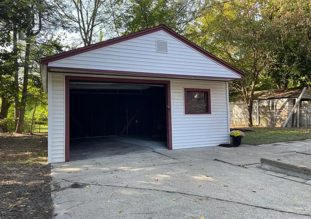 Photo 3 of Single family home for sale at 9221 Grandville Ave, Detroit, MI 48228 | MLS# 70508246 | Listing updated on 2025-12-16