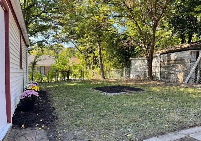 Photo 4 of Single family home for sale at 9221 Grandville Ave, Detroit, MI 48228 | MLS# 70508246 | Listing updated on 2025-12-16