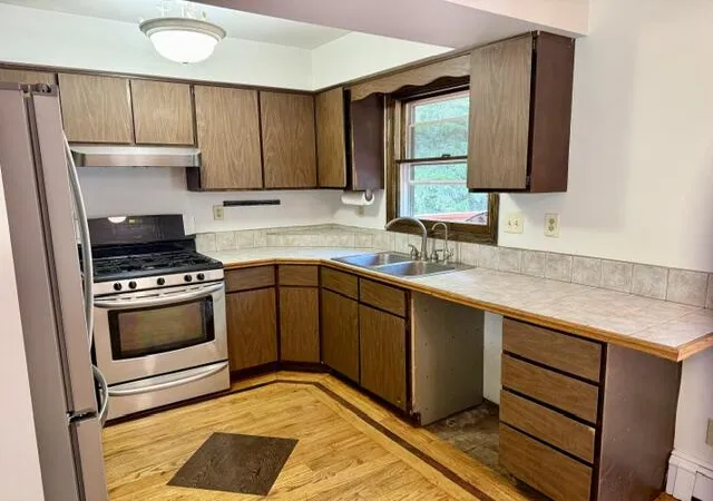 Photo 4 of Single family home for sale at 711 E North Dr, Marshall, MI 49068 | MLS# 70550672 | Listing updated on 2026-09-09