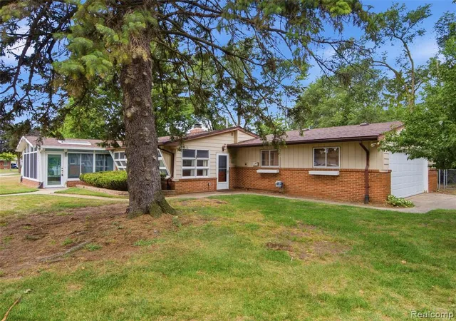 2nd image of 11445 Shilling Dr, Sterling Heights, MI 48314 3556 | MLS# 61022854
