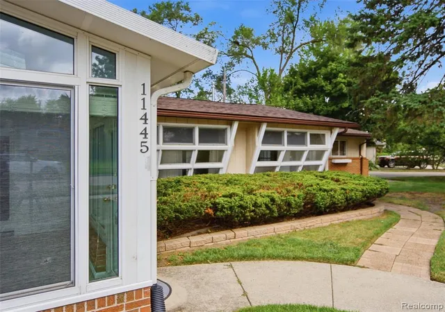 Photo 3 of Sale Pending at 11445 Shilling Dr, Sterling Heights, MI 48314 3556 | MLS# 61022854 | Listing updated on 2026-09-05