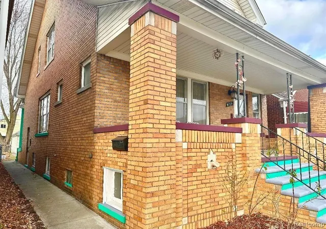 Homes for sale in Hamtramck, MI | 3929 Caniff St, Hamtramck, MI 48212 | MLS# 60992149