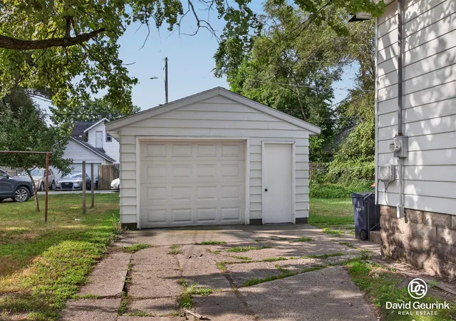 Photo 3 of Sale Pending at 180 W 18th Street, Holland, MI 49423 | MLS# 70551653 | Listing updated on 2026-08-28