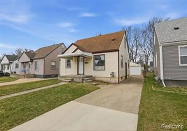 Homes for sale in Roseville, MI | 29871 Quinkert St, Roseville, MI 48066 | MLS# 61008951