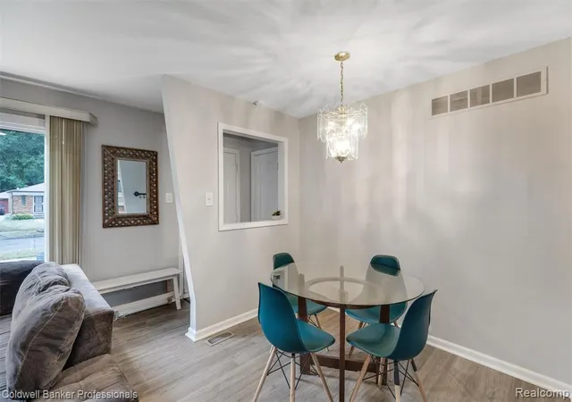 Photo 4 of Sale Pending at 21381 Kipling St, Oak Park, MI 48237 | MLS# 61022951 | Listing updated on 2026-08-31
