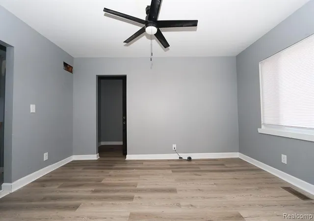 3rd image of 11733 Meyers Rd, Detroit, MI 48227 3743 | MLS# 60982335