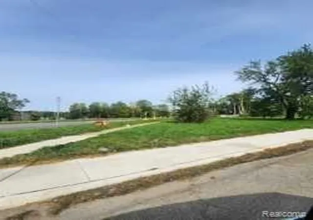 Homes for sale in Detroit, MI | 26165 W Outer Dr, Detroit, MI 48217 | MLS# 60344505