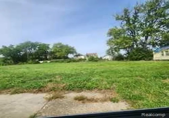 Homes for sale in Detroit, MI | 26165 W Outer Dr, Detroit, MI 48217 | MLS# 60344505