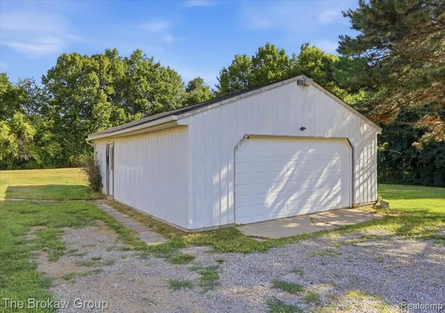 Photo 4 of Sale Pending at 5411 Hess Rd, Dryden, MI 48428 9745 | MLS# 61024326 | Listing updated on 2026-09-22